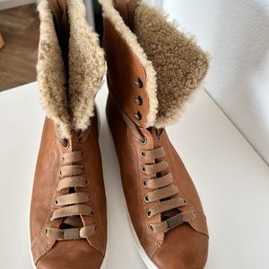 Ugg waterproof leather/sherpa boots